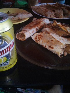 Una foto de Fajitas de carne picada, lomo y verduras