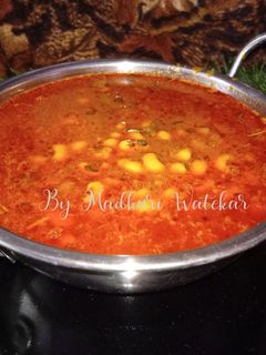 बरबटीचे उसळ (Barbatichi Usal Recipe In Marathi) रेसिपी चे मुख्य फोटो