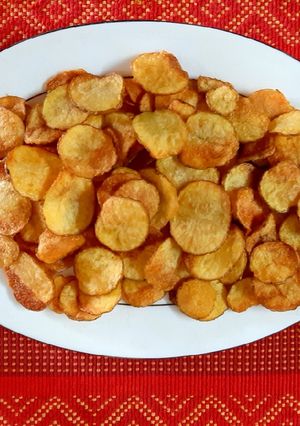 খোসাসহ আলুর মুচমুচে ভাজা রেসিপির প্রধান ছবি