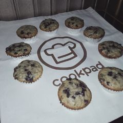 A picture of Banana 🍌 and chocolate chips muffins.