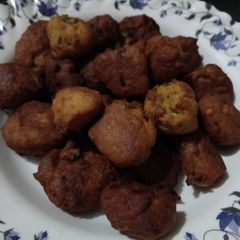 A picture of Kaddu ke chhilke ke pakode.