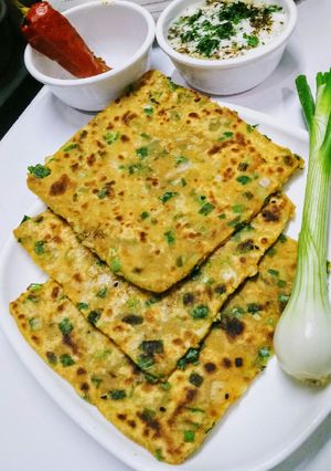 A picture of Spring onion paranthe.