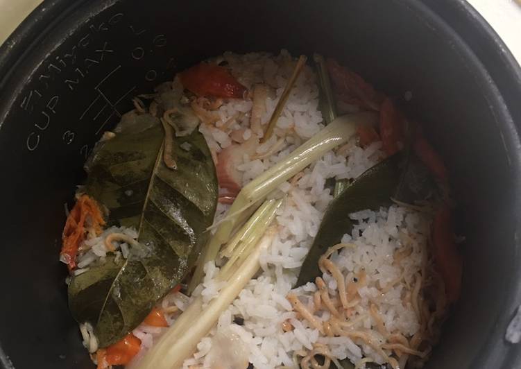 Resep Menu Kost #17 - Nasi liwet ricecooker simple, Enak Banget