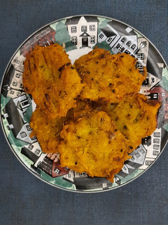 সুজি আলুর পিঁয়াজু রেসিপির প্রধান ছবি