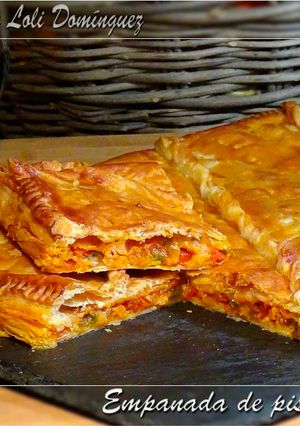 Una foto de Empanada de pisto y atún
