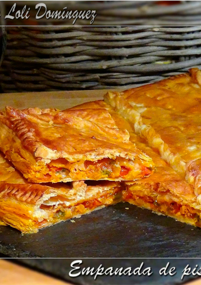 Una foto de Empanada de pisto y atún