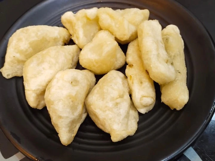 Langkah Mudah untuk Menyiapkan Resep  Pempek sagu tanpa ikan (pempek pistel, pempek telor, pempek isi kentang, pempek dos) yang Sempurna, Lezat