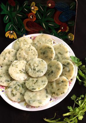 A picture of Chitoi Pitha / Rice Pan Cakes.