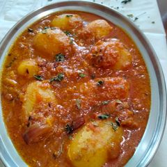 A picture of Dum aloo.