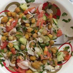 Chickpea salad 🥗 A picture of Chickpea salad 🥗.