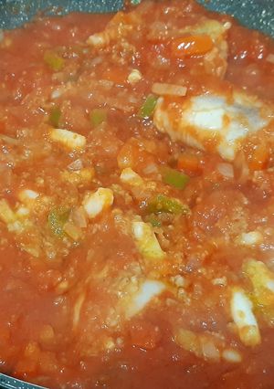 Una foto de Rape con tomate