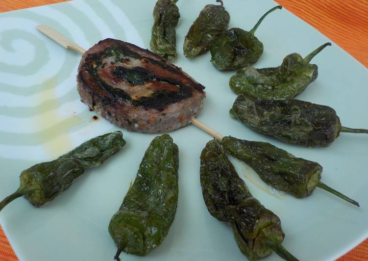 Rolling de espinacas con pimientos del padrón