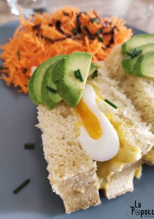 Une photo de Fluffy avocado toast