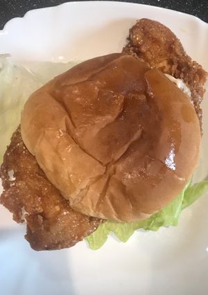 A picture of Zinger chicken burger 🍔.