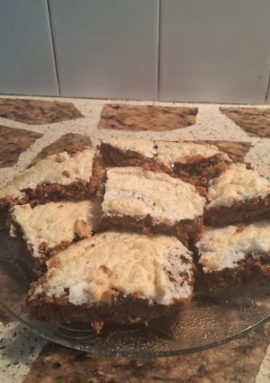 Una foto de Brownies merengados
