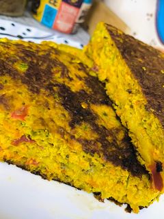 Una foto de REVUELTO DE VEGETALES DE ESTACIÓN (TIPO TORTILLA)🧅🫑🥒🫑🍅