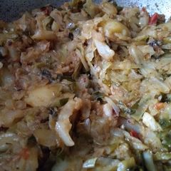 A picture of Cabbage Potato curry.