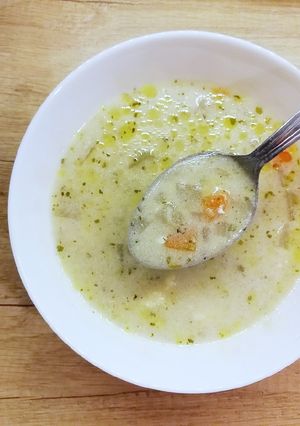 Tejfölös karalábéleves recept fotója