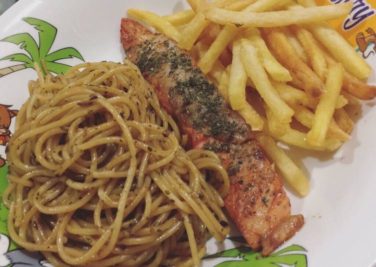 Resep Sphagetti Aglio Olio With Salmon Steak And Amp French Fries Yang Nikmat