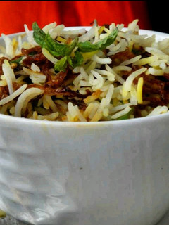 हैदराबादी चिकन बिरयानी (hyderabadi chicken biryani recipe in Hindi) रेसिपी मुख्य फोटो