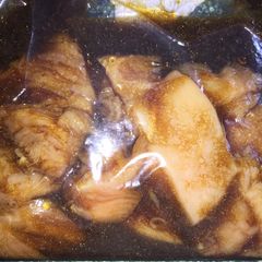 A picture of 4 ingredient chicken marinade.