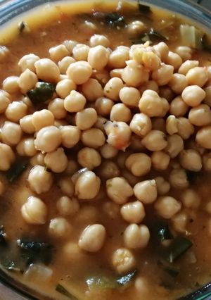 Una foto de Garbanzos con acelgas