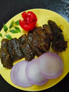 दिलखुश भरवा बैंगन (dilkhush bharwa baingan recipe in Hindi) रेसिपी मुख्य फोटो