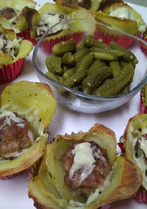 Una foto de Albóndigas con patatas, en el horno
