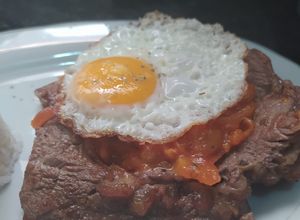 Una foto de Bistec a Caballo