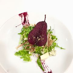 A picture of Rukola blue cheese salad.