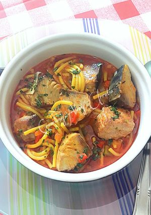 Foto principal de Bonito guisado con fideos gordos