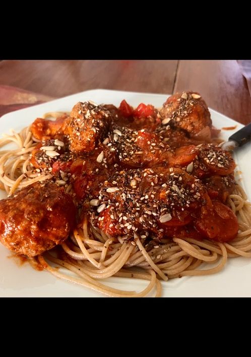 Una foto de Pasta con albóndigas
