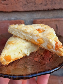 Una foto de Scones de queso sin manteca