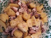 Una foto di polpo e patate