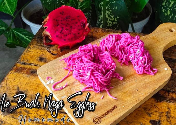 Mie Buah Naga Eggless (Homemade)