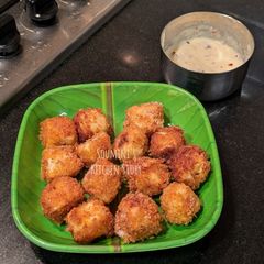 A picture of Paneer popcorns with chilli garlic dip.