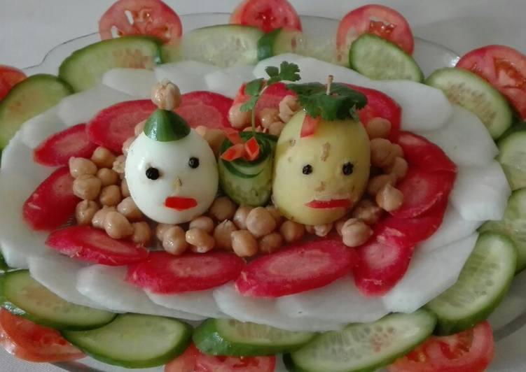 Steps to Make Quick Mixed Fresh Salad 👌