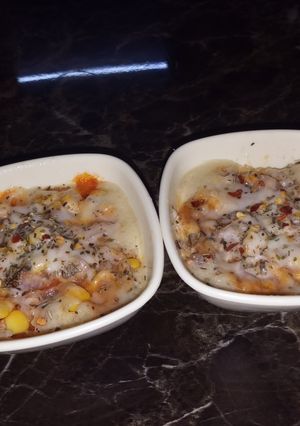 A picture of Pizza in a bowl.