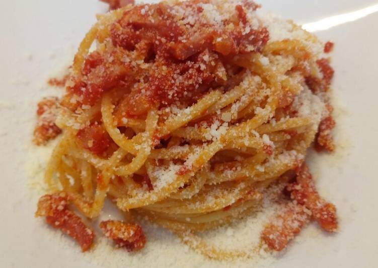 Recipe of Speedy Amatriciana with Tuscan pancetta