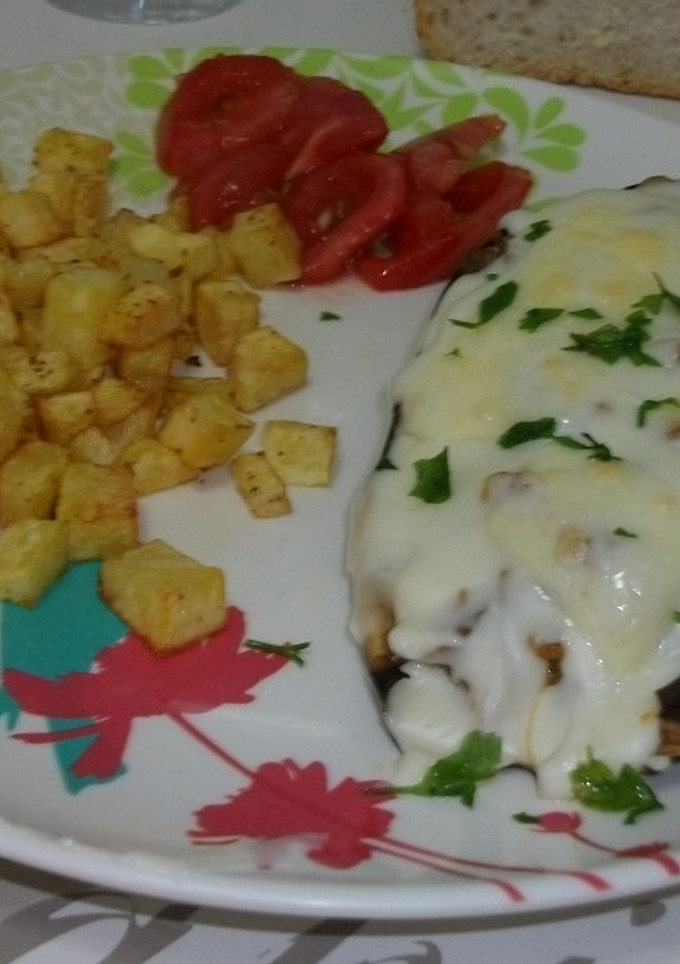 Una foto de Berenjenas rellenas de carne