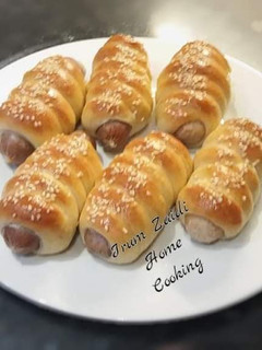 A picture of 🌭SAUSAGE BREAD ROLLS🌭.