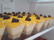 Una foto de cheesecake de mango