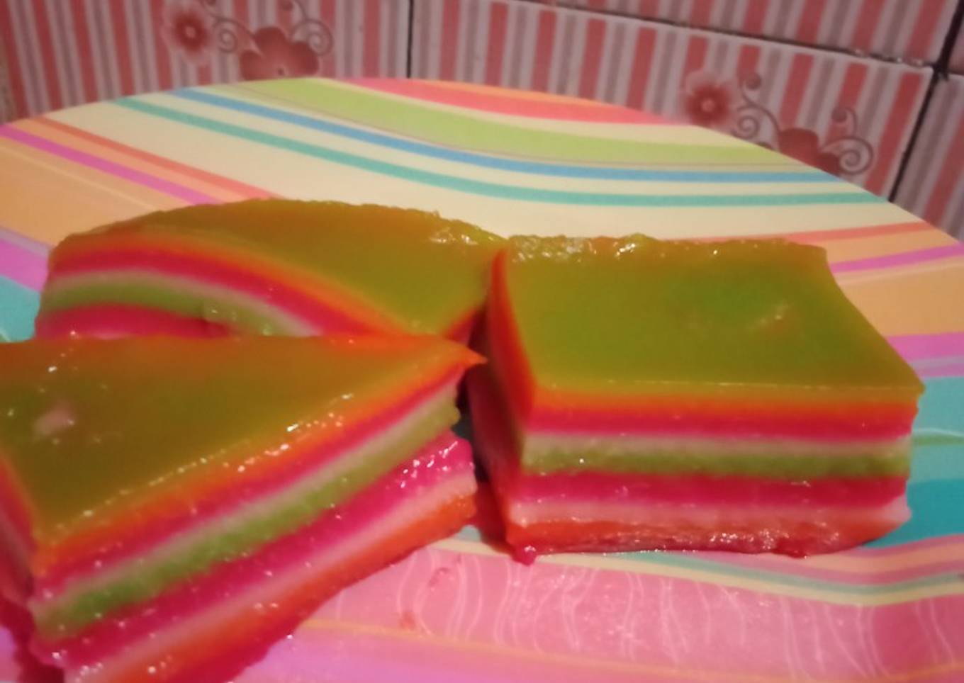 4.kue Lapis tepung beras ketan putih dan tepung tapioka