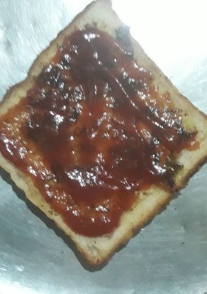 ब्रेड पिज़्ज़ा (bread pizza recipe in Hindi) रेसिपी मुख्य फोटो
