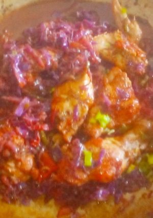 Una foto de Pollo con vegetales