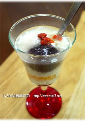 芝蔴酒釀蒸繽紛【vici的懶人廚房】 的食譜成品照片