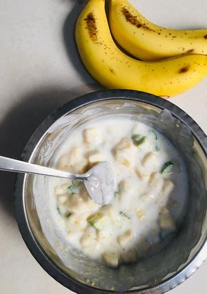 કાકડી કેળા નુ રાયતુ (Kakdi Banana Raita Recipe In Gujarati) રેસીપી મુખ્ય ફોટો