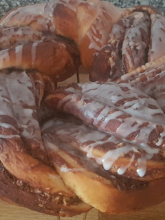 Una foto de Rosca trenzada de chocolate y nueces