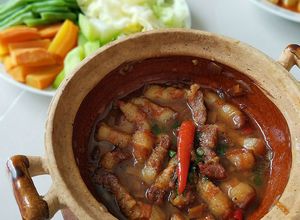 Hình của món Ba Chỉ Kho Tiêu.