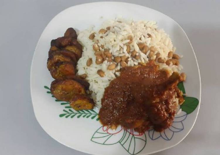 Rice and beans with fried plantain